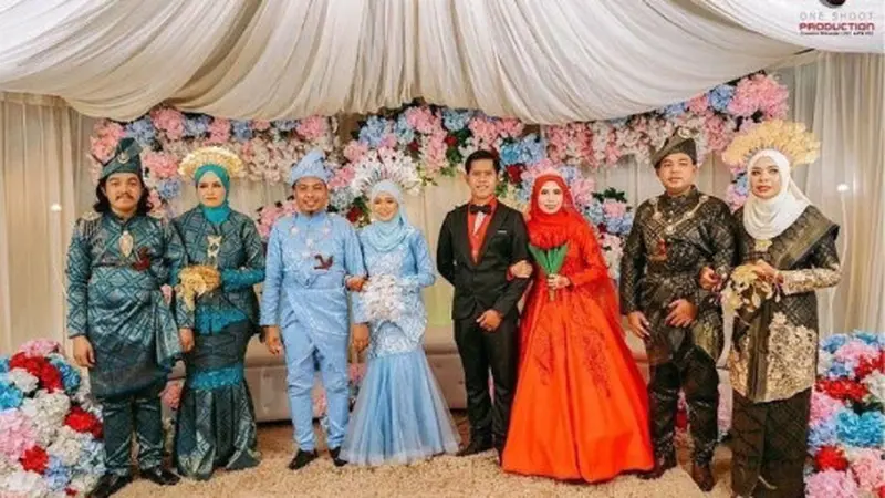 Kisah Pernikahan Wanita Ini Dihadiri Tiga Sepupunya, Ikut Pakai Baju Pengantin