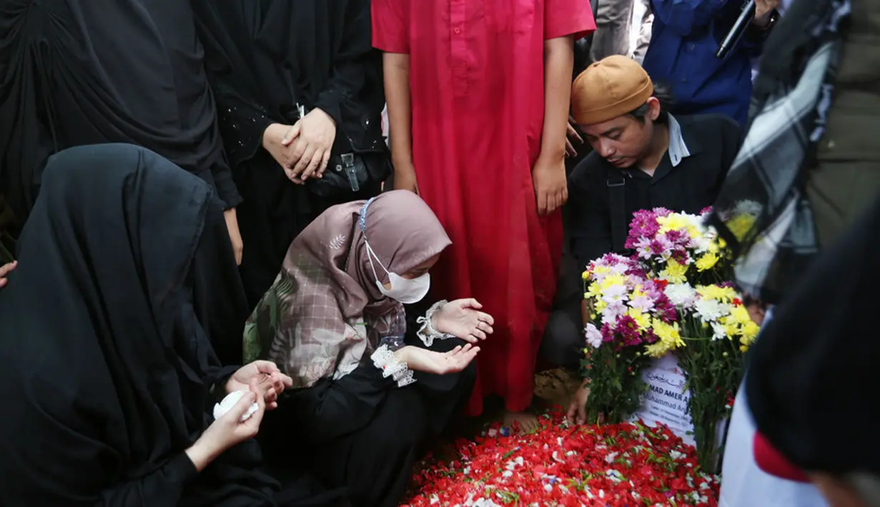 Pemakaman Ameer Azzikra (Budy Santoso/Kapanlagi.com)
