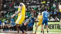 Duel Satria Muda vs Kesatria Bengawan Solo di game ketiga play-off IBL 2024 (Dok IBL)