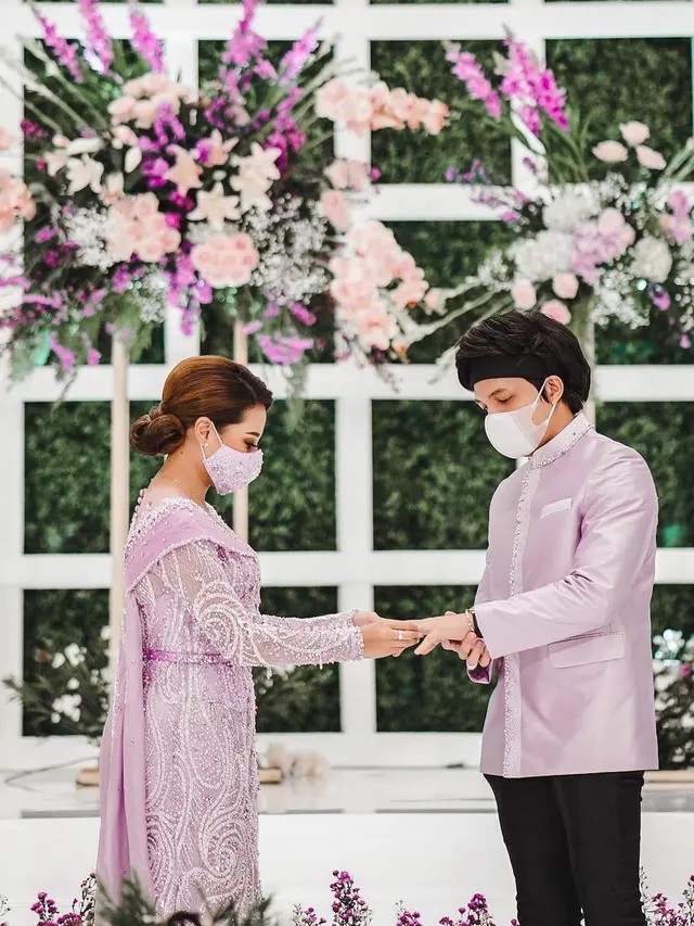 Lamaran Atta Halilintar dan Aurel Hermansyah. (Foto: Instagram @attahalilintar)