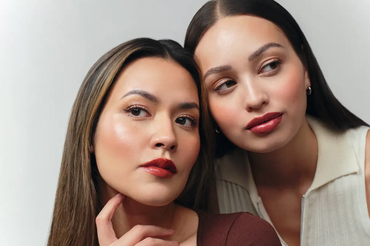 Raine Beauty Hadirkan Lip Hug Cashmere Kiss: Creamy Color Balm dengan Pigmentasi Tinggi dan Hidrasi Selembut Cashmere