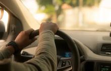 5 Cemilan Paling Ampuh Atasi Kantuk saat Menyetir, Siapkan Sekarang di Mobil