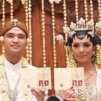 Akad nikah Alisia Rininta dan Novian Herbowo (Andy Masela/Bintang.com)