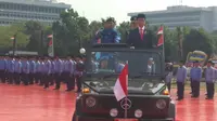 Jokowi Pimpin Upaca HUT TNI ke-73 di Mabes Cilangkap (Merdeka.com/Nur habibie)