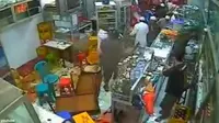 [VIDEO] FPI Obrak-abrik Toko Miras di Makassar