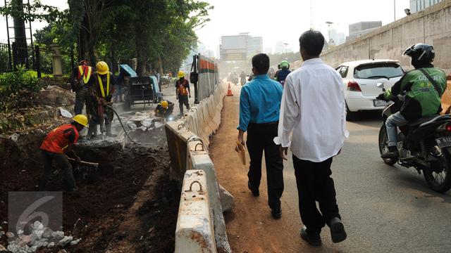 Pembangunan Flyover Pancoran Ditarget Kelar Desember 2017-JAkarta- Yoppy Renato-20170411
