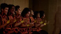 Komunitas seni asal Yogyakarta Gaya Gayo menampilkan karyanya yang berjudul Rhythm of Saman di Galeri Indonesia Kaya.