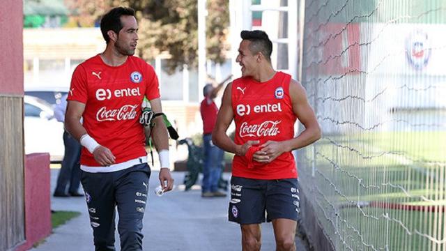 Claudio Bravo - Alexis Sanchez