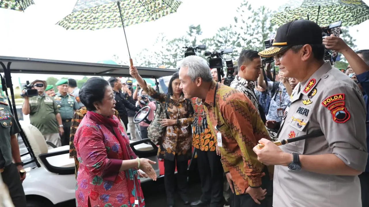 Gubernur Jawa Tengah, Ganjar Pranowo, dan Ketum PDIP, Megawati Soekarnoputri (Istimewa)