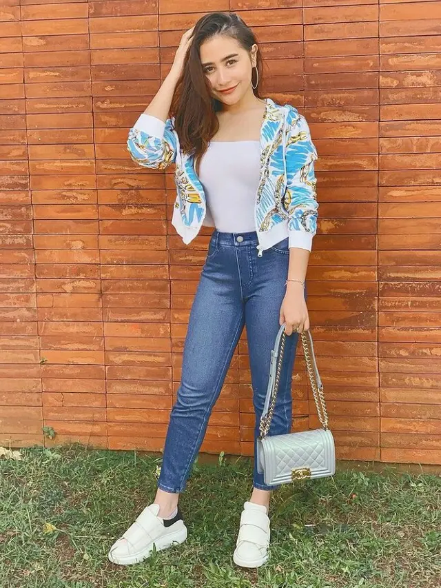 11 Gaya OOTD Prilly Latuconsina, Cocok untuk Perempuan Bertubuh Mungil