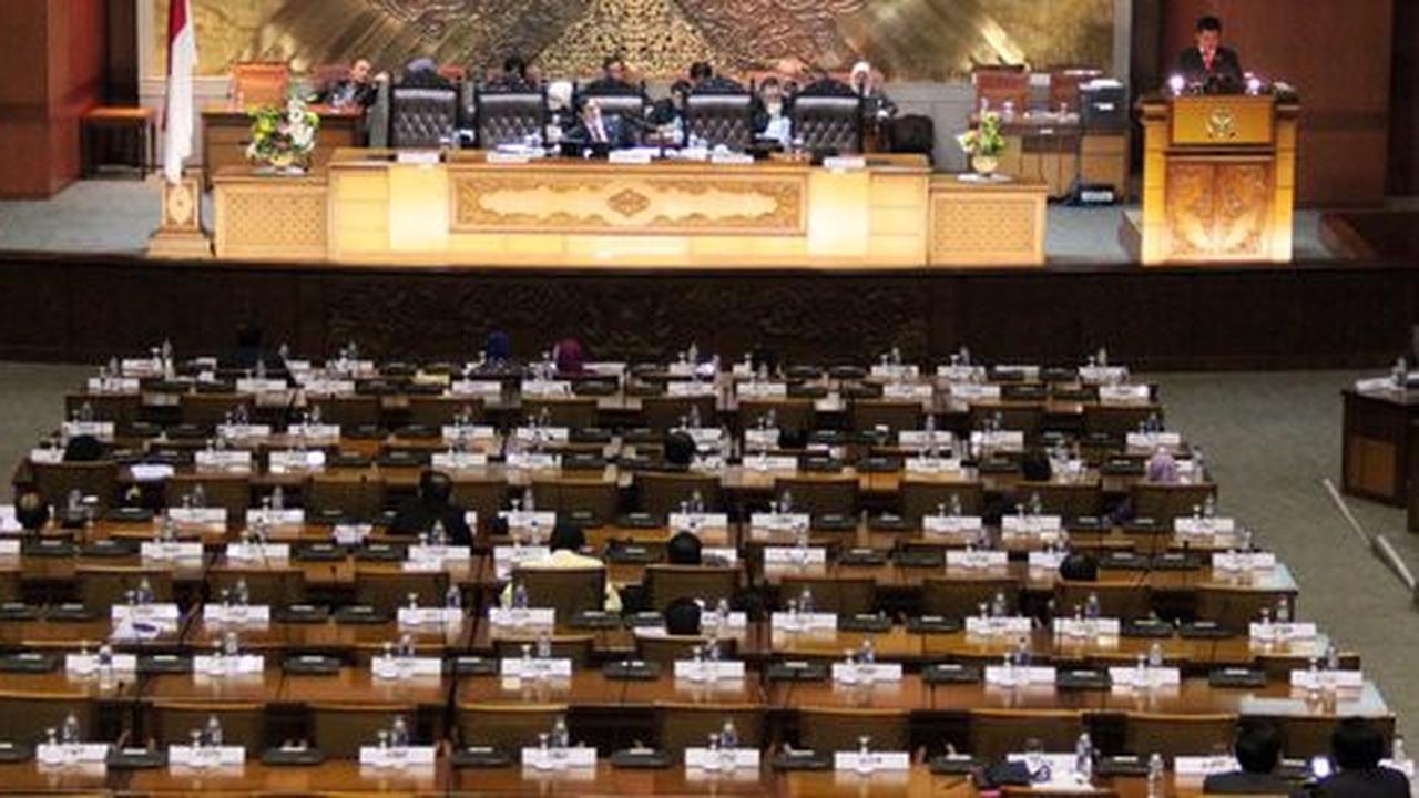 Paripurna bersihkan nama 2 anggota DPR dari tuduhan ijazah palsu