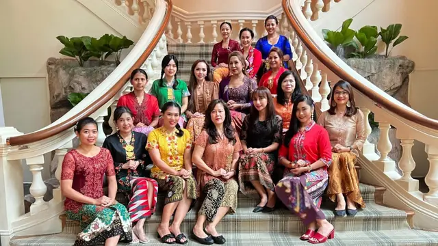 Wujud Cinta terhadap Warisan Budaya Indonesia, Selebgram Bella Queen Ikut Gerakan Kebaya Goes to UNESCO. (instagram.com/@bella_bellaqueen)