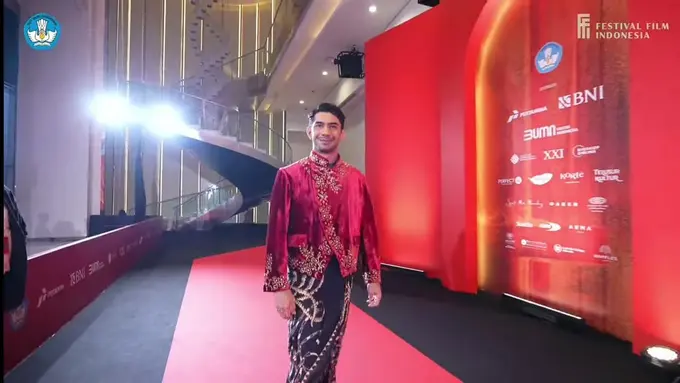Reza Rahadian di Festival Film Indonesia 2023