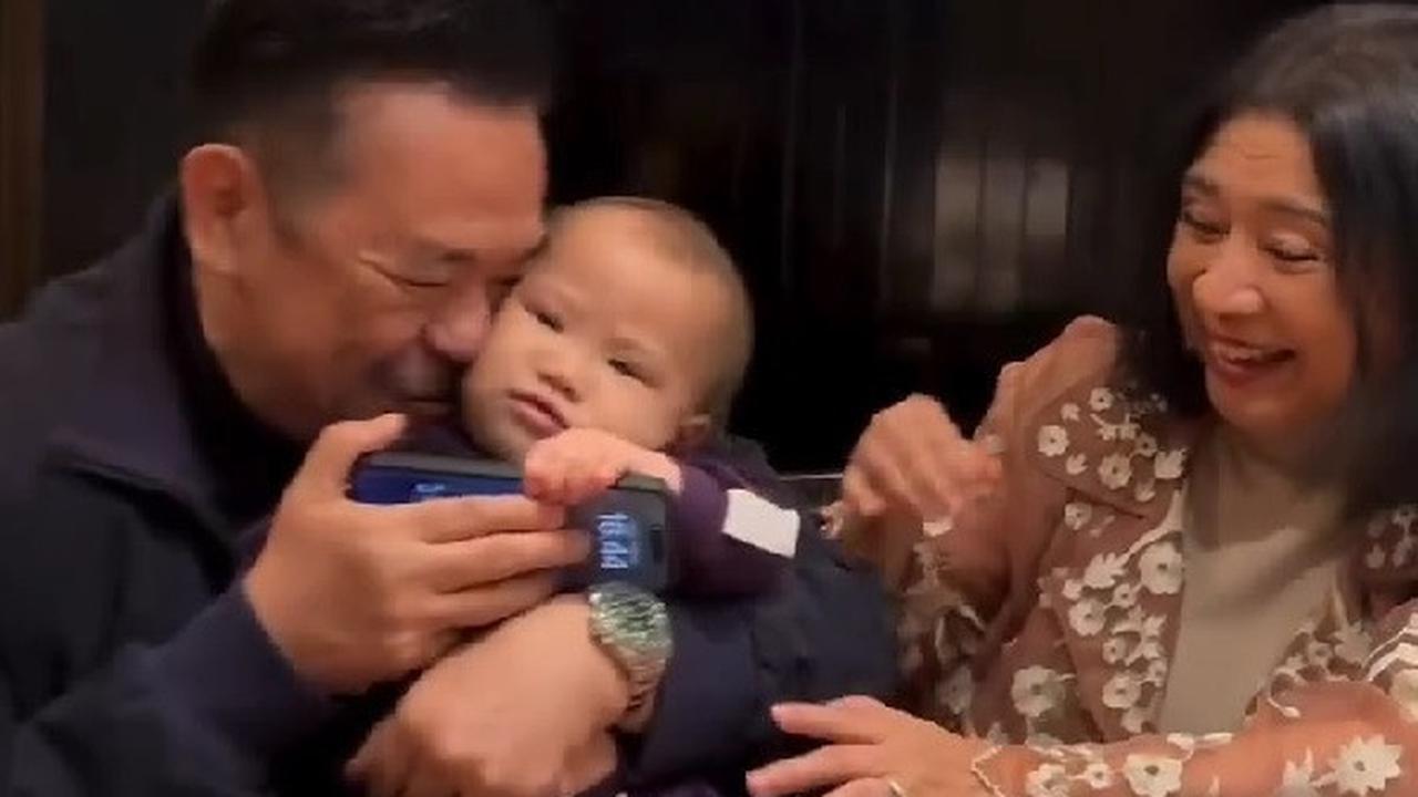 Potret Kyarra Anak Jessica Mila Main Bareng Kakek dan Neneknya, Aksi Lucu si Kecil Jadi Sorotan