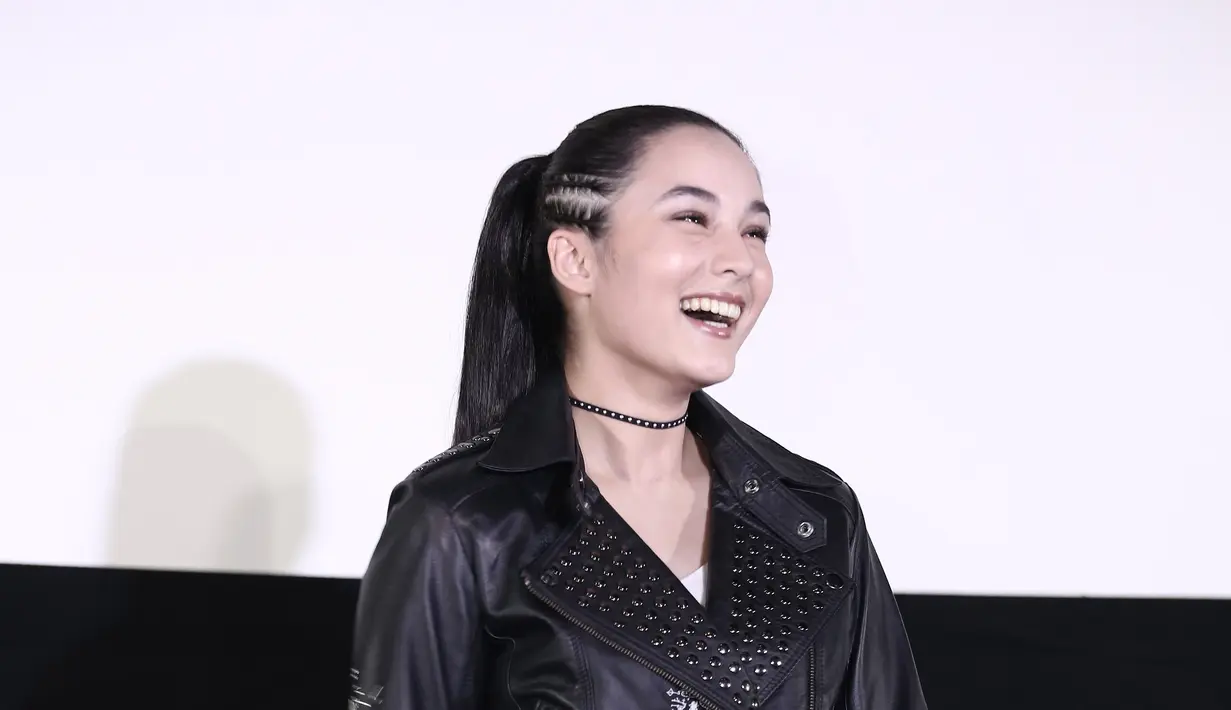 Siapa tak kenal aktris cantik Chelsea Islan? Bermain di film Headshot, Chelsea berperan sebagai dokter. Tidak ingin mengecewakan para penggemarnya, Chelsea banyak belajar ilmu kedokteran. (Galih W. Satria/Bintang.com)