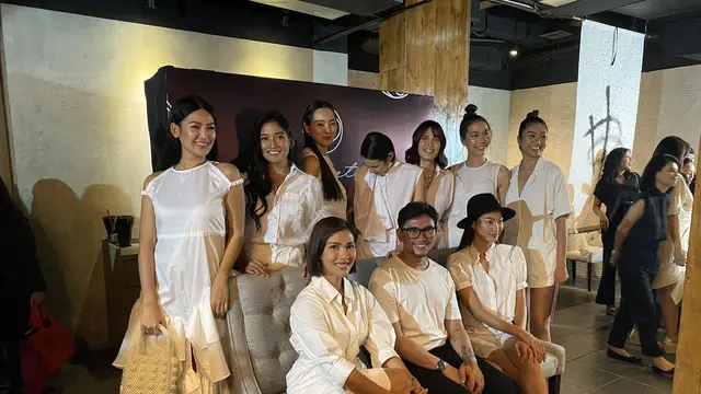 Koleksi Two Nineteen