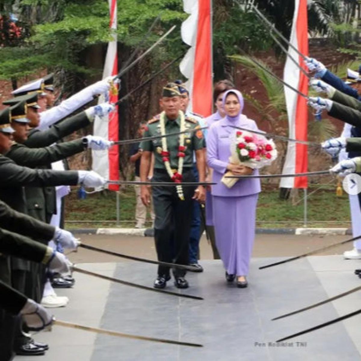 Letjen Mohammad Fadjar Naik Pangkat