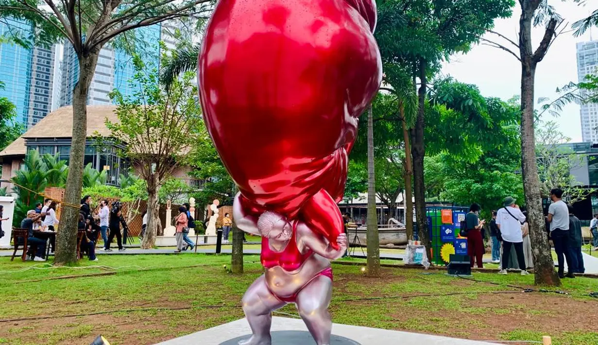 Art Jakarta Gardens 2023 membuka lima sesi kunjungan per harinya, mulai dari pukul 13.00-21.00 WIB. [Dok/Fimela/Hilda Irach].