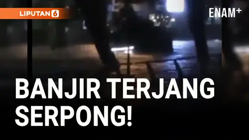 VIDEO: Nekat Terobos Banjir, Mobil Terseret Banjir di Serpong