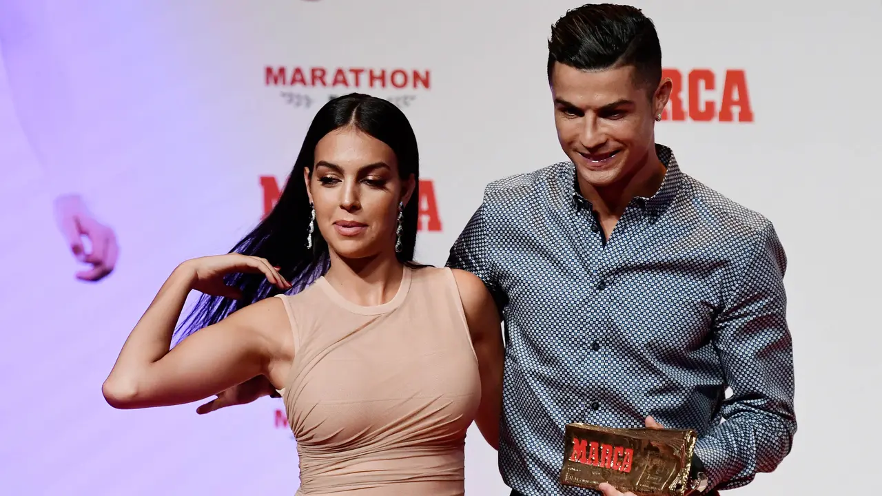 Potret Kemesraan Cristiano Ronaldo dan Georgina Rodriguez, Setia Kala Suka Maupun Duka