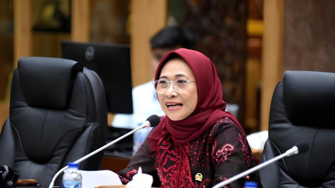 Komisi X DPR Tegaskan: Klarifikasi UGM Kunci Keabsahan Ijazah Jokowi, Jaga Integritas Akademik Bangsa