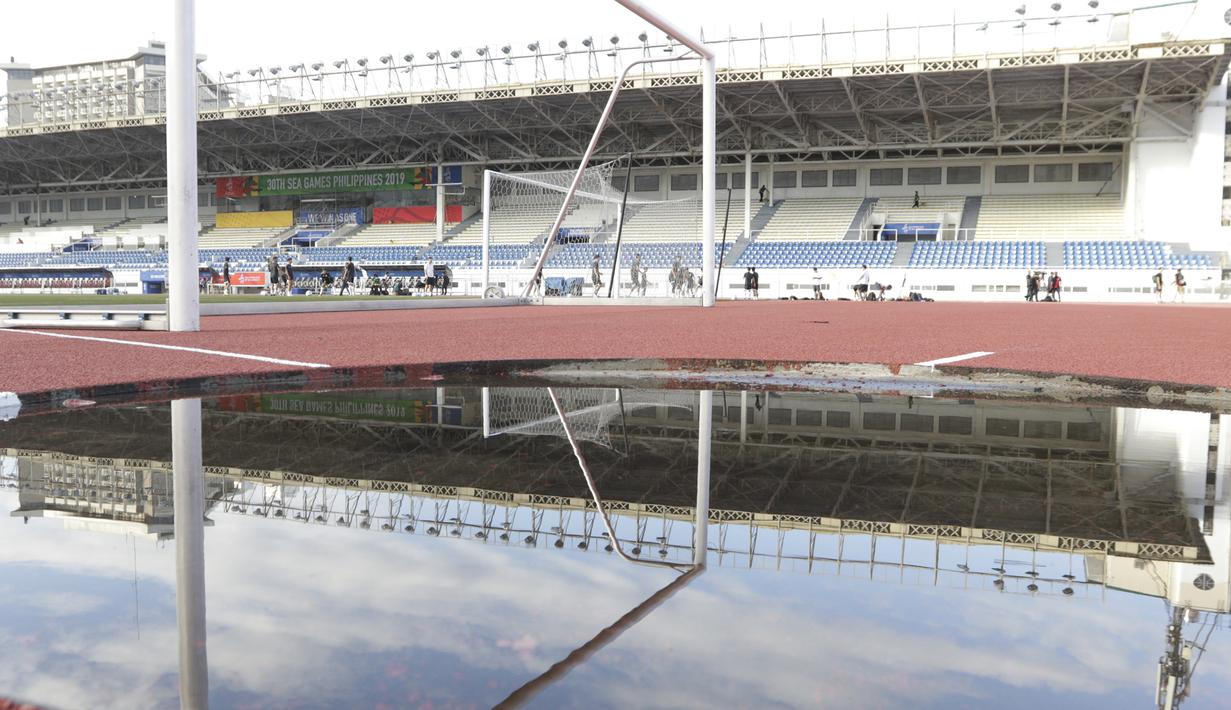 Suasana dari Stadion Rizal Memorial di Manila, Senin (25/11). Lokasi ini akan menjadi venue cabang sepak bola SEA Games 2019. (Bola.com/M Iqbal Ichsan)
