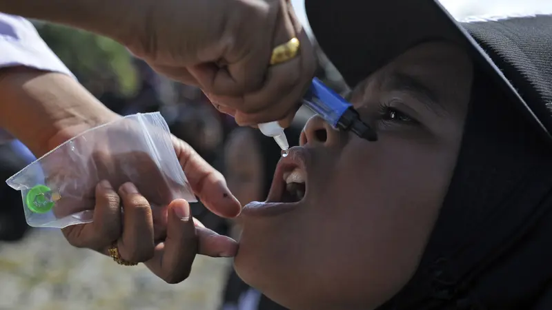 Anak di Pidie Divaksin Polio