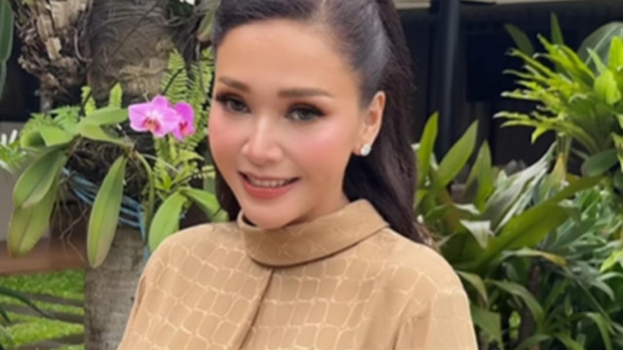 Genap Berusia 50 Tahun, Intip 9 Potret Awet Muda Maia Estianty