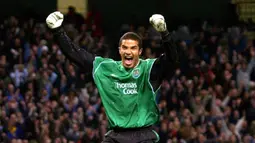 David James - Pemain yang berposisi sebagai kiper ini pernah memperkuat klub top Premier League seperti Liverpool dan Manchester City. Selama berkarier di Liga Inggris James telah menorehkan 572 penampilan. (Foto:AFP/Paul Barker)