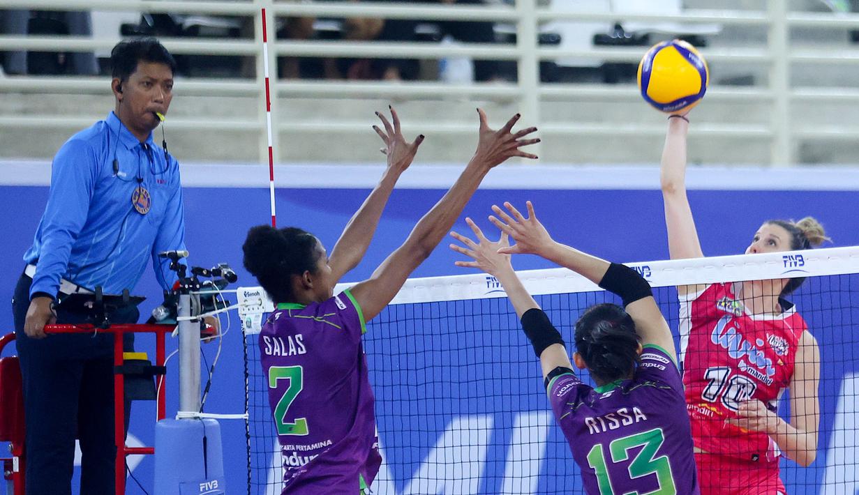 Kemenangan ini memperkokoh posisi JPE dalam persaingan papan atas klasemen, setelah pada laga seri pembuka di Pontianak pekan lalu, sukses meraih kemenangan atas Jakarta Electric PLN dengan skor 3-2. (Dok. PBVSI)