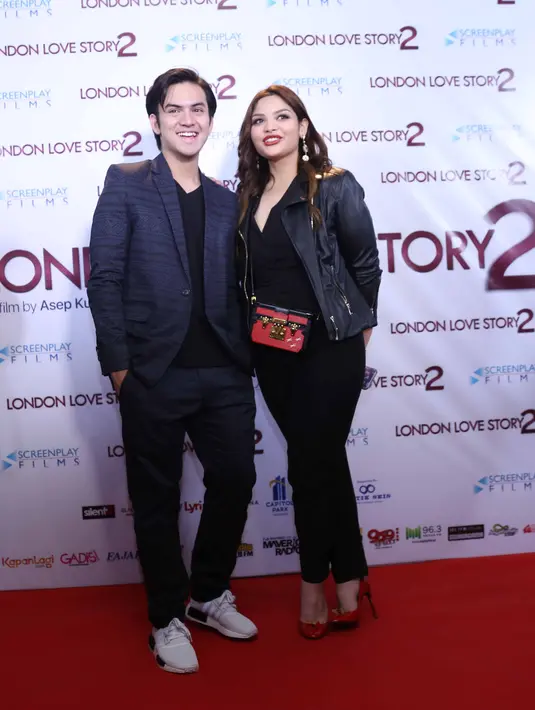 Jawaban mengambang ketika ditanyakan mengenai hubungannya dengan Rizky Nazar. Untuk sekarang ini, Nadira menjalani hubungannya. Ia mengaku tidak tahu kedepannya. (Nurwahyunan/Bintang.com)