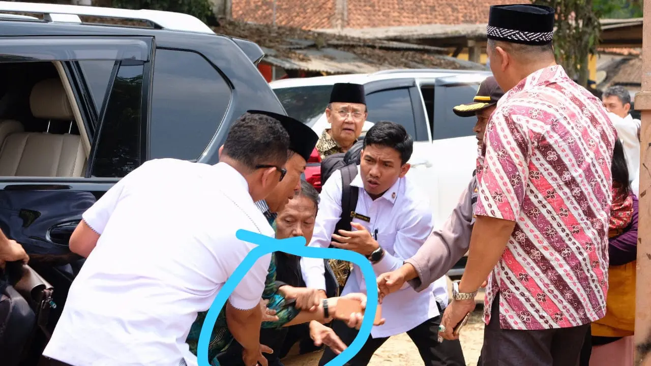 Menkopolhukam Wiranto diserang orang tak dikenal saat di Pandeglang, Banten