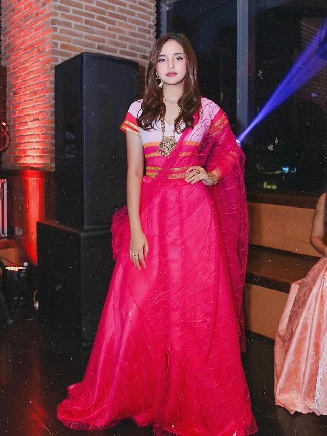 Potret Syifa Hadju Pakai Pakaian India (sumber: instagram/syifahadjureal)