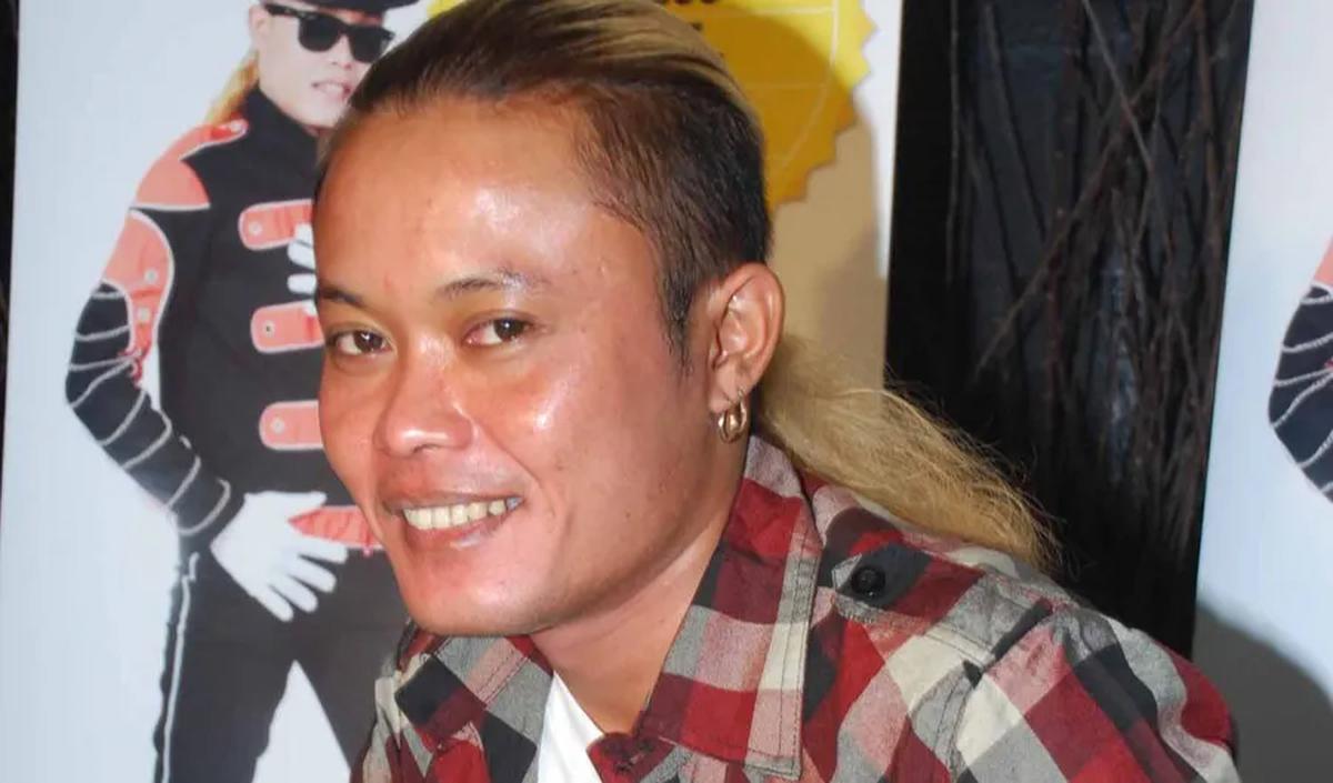 <b>Pernah Menjadi Penjual Ayam Goreng</b>
