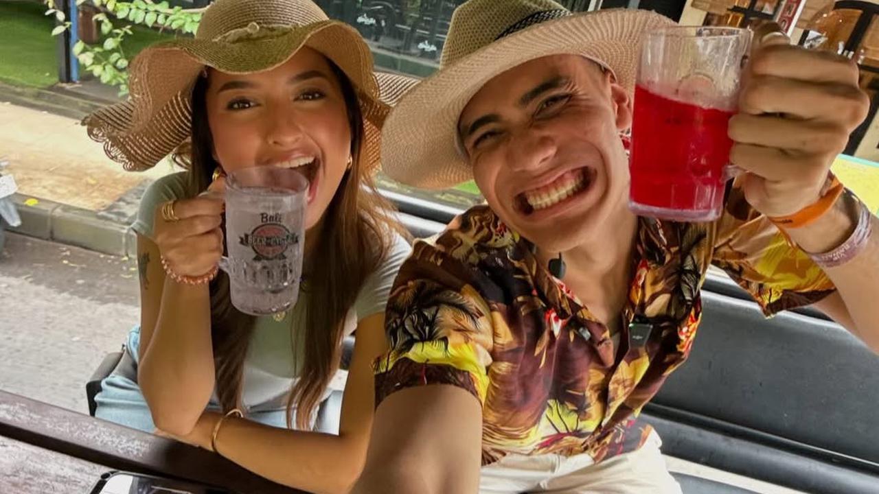 Aisar Khaled Foto Bareng Jennifer Coppen, Fans Fuji Ngamuk Sampai Disuruh Pulang ke Malaysia