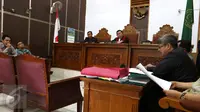 Pembacaan duplik oleh pihak termohon di ruang sidang 5 Pengadilan Negeri Jakarta Selatan, Selasa (22/9/2015). PT VSI menyatakan penggeledahan yang dilakukan Kejagung adalah tindakan salah alamat. (Liputan6.com/Herman Zakharia)