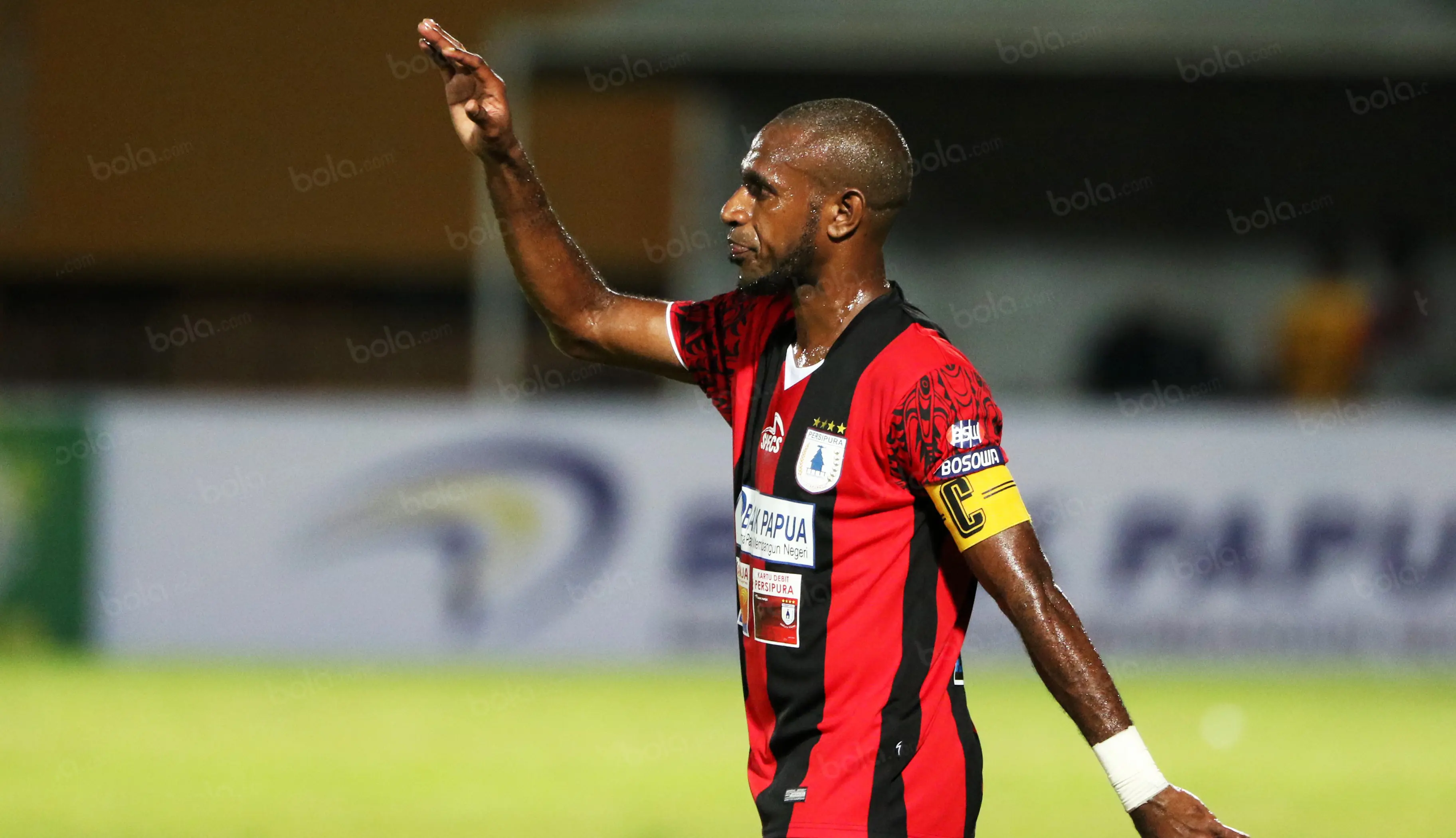 Boaz Solossa, Persipura Jayapura. (Bola.com/Nicklas Hanoatubun)