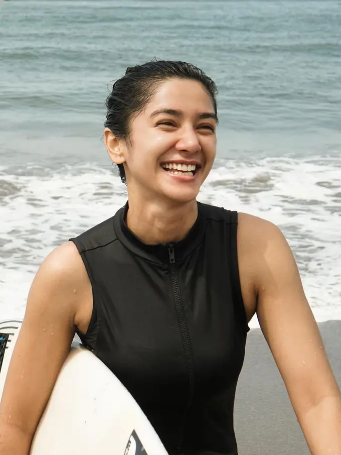 [Fimela] 7 Potret Cantik Fanny Ghassani Saat Bare Face