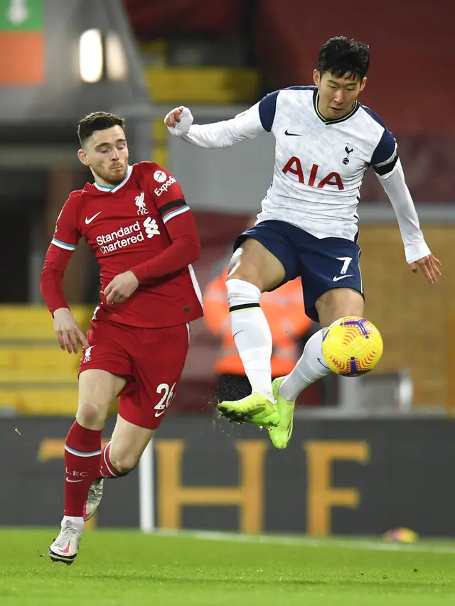 FOTO: Liverpool Kudeta Tottenham Hotspur dari Puncak Klasemen Liga Inggris