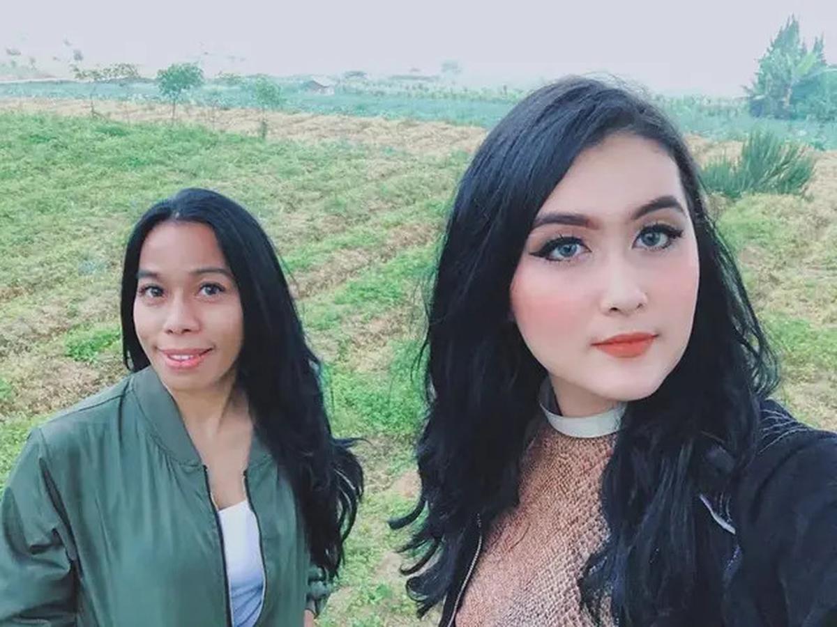 7 Potret Jadul Kebersamaan Talitha Curtis dan Ibunda, Penampilannya Curi Perhatian