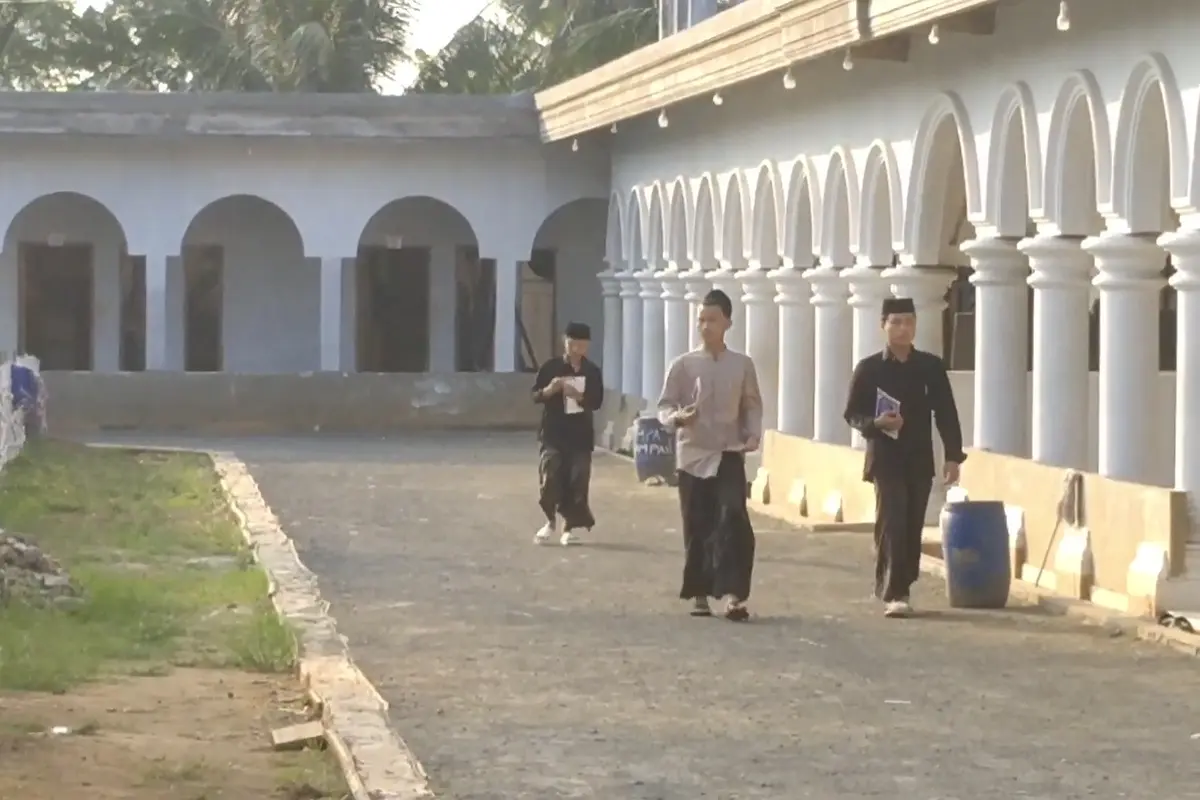 Kisah Ponpes di Lampung Timur Mandiri Listrik 32 Tahun, Santri hingga Warga Nikmati Energi dari Bendungan