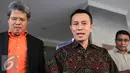 Suparman Marzuki menjawab pertanyaan awak media usai menjalani pemeriksaan di Bareskrim Mabes Polri, Jakarta, Senin (27/7/2015). Suparman diperiksa terkait kasus pencemaran nama baik yang dilaporkan Hakim Sarpin. (Liputan6.com/Helmi Afandi)
