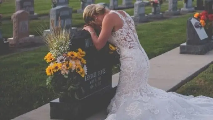 copyright facebook.com/Loving Life Photography