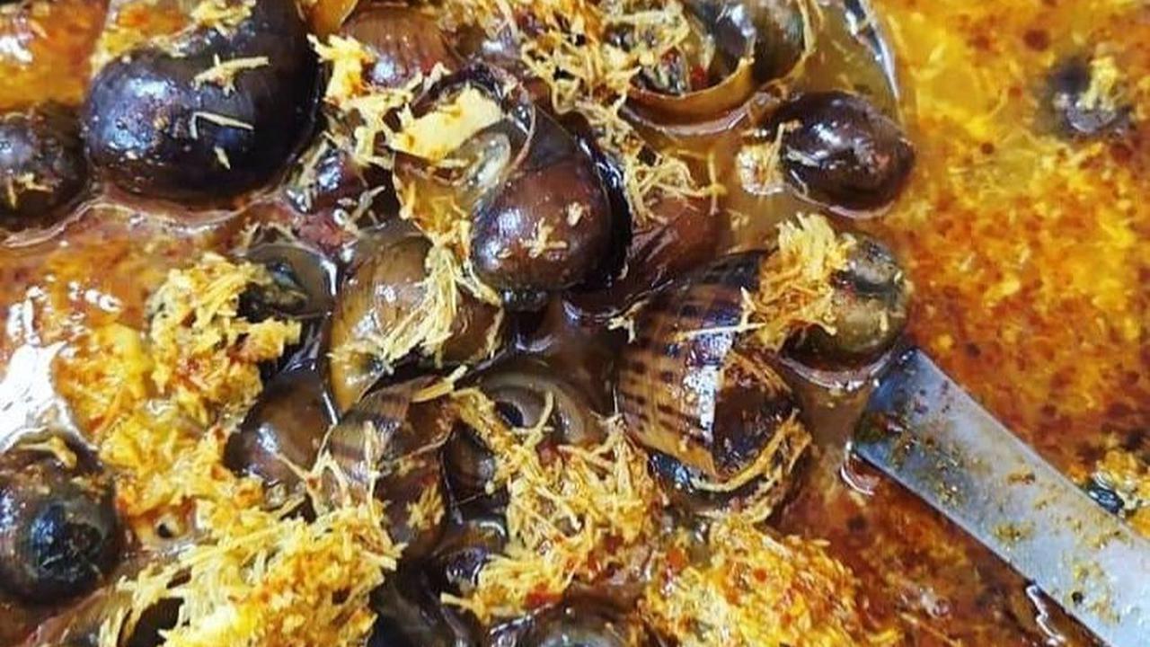 Akan tetapi, orang-orang pendatang atau orang di luar daerah Kediri mungkin masih asing saat mendengar makanan kreco. Lalu apa sebenarnya makanan khas Kediri yang satu ini? Simak penjelasan lebih lanjut berikut ini.
(foto:instagram.com/king_kreco)
