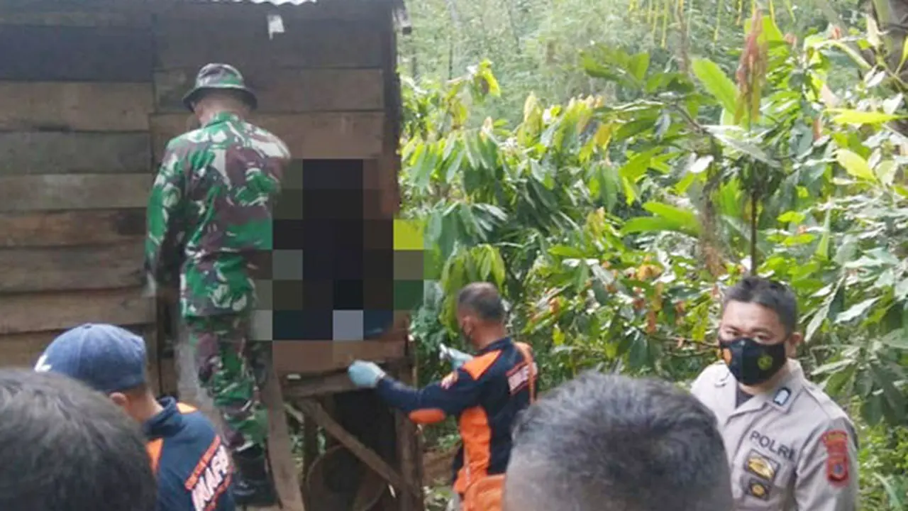 Aparat bersama warga saat mendatangi lokasi kejadian di wilayah Kabupaten Bolmong.