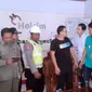 Foto tiga WNA saat berada di ruangan kantor sekuriti PT. Holcim Indonesia, Kamis (23/08/2018). (Times Indonesia/Istimewa)