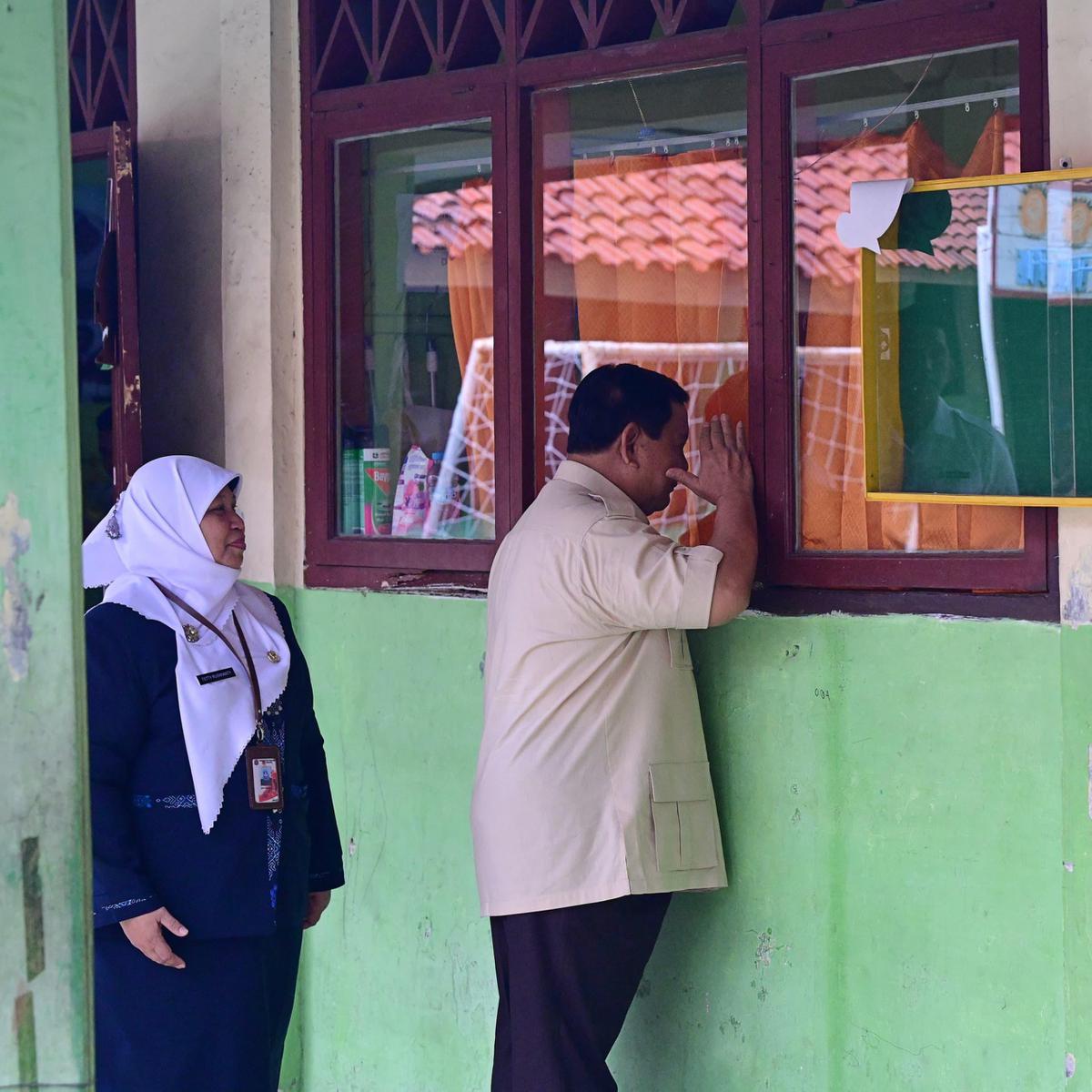 Prabowo tinjau Makan Bergizi Gratis di SD dan TK di Jakarta Timur