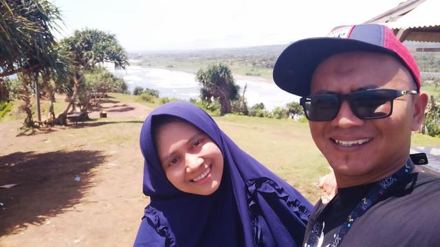 Berada di atas ketinggian, merupakan salah satu keunggulan berwisata di kawasan wisata Puncak Guha, Garut, Jawa Barat.