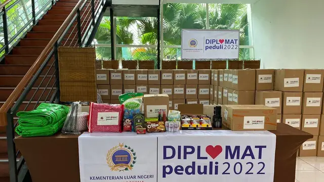 Diplomat Peduli Kirim Bantuan Untuk Korban Gempa Cianjur. (Dok Kemlu RI)