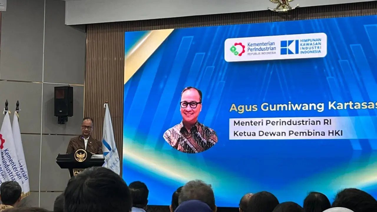 Menteri Perindustrian Agus Gumiwang Kartasasmita